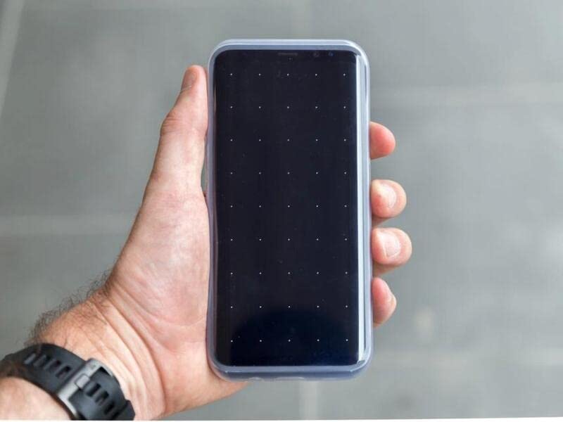 QUAD LOCK — Poncho résistant aux intempéries iPhone 14 Plus – Image 3
