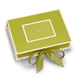 Semikolon 370031 Petite boîte à photos avec fenêtre - 20,7 x 15,3 x 4,7 cm - pour photos 13 x 18 cm - vert clair matcha