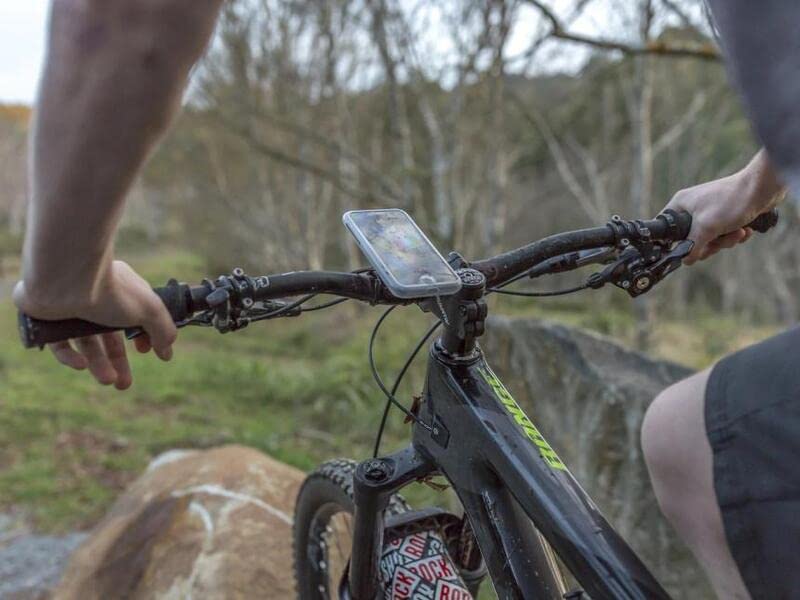 QUAD LOCK — Poncho résistant aux intempéries iPhone 14 Plus – Image 2