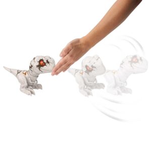 Alternative view of JURASSIC WORLD — Figurine électronique bébé dinosaure interactive