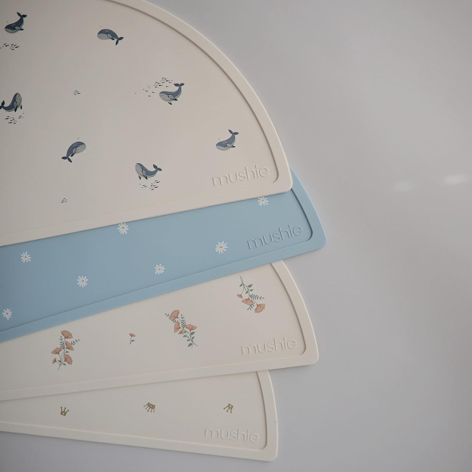 MUSHIE — Set de table en silicone pour enfants Couronnes – Image 4