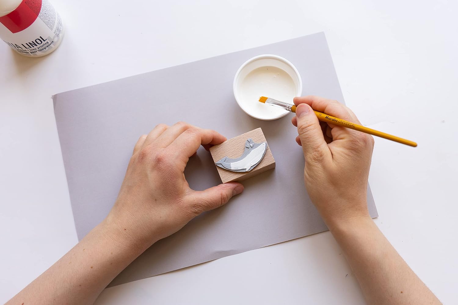 MARABU — Encre pour linoléum à base d'eau rouge carmin 250 ml – Image 2