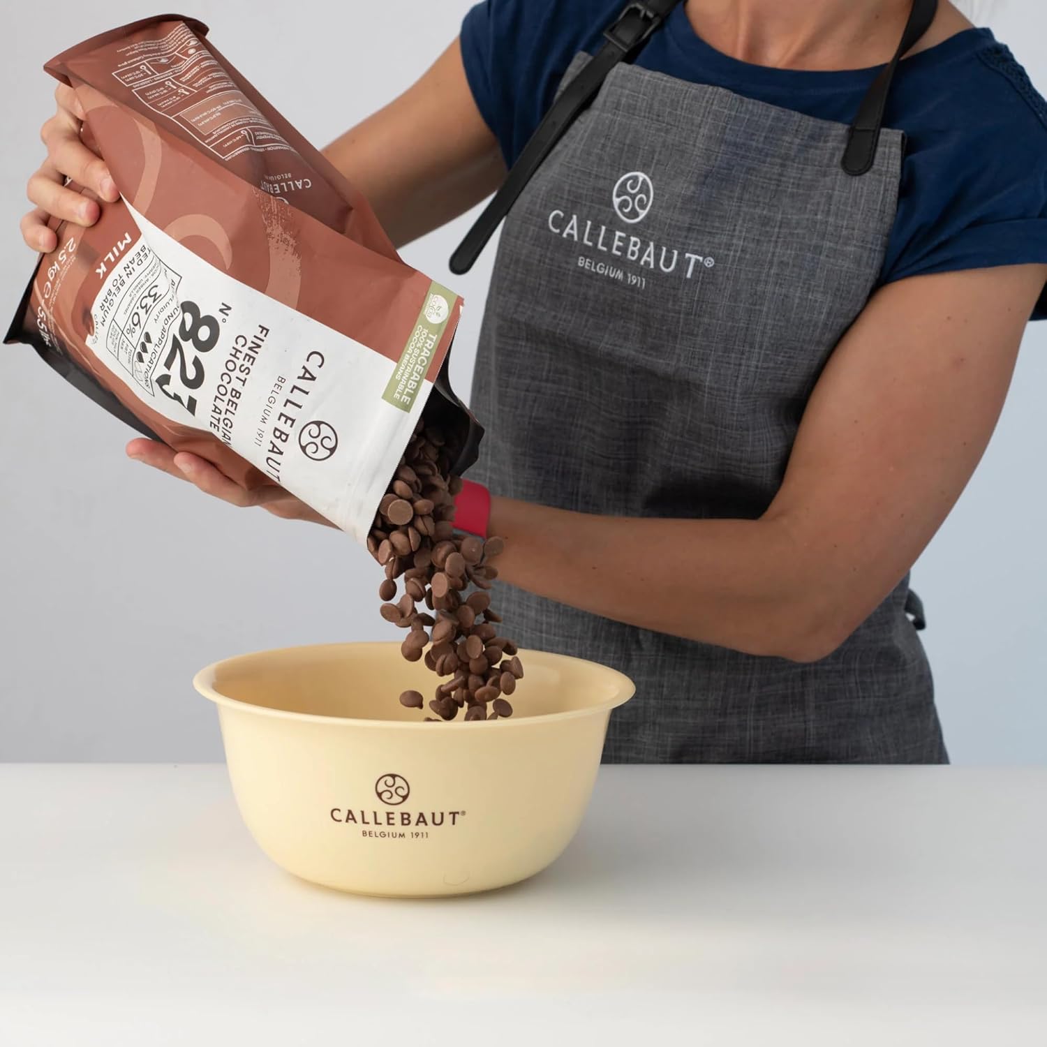 CALLEBAUT — Chocolat au lait pour fontaine 5,5# – Image 3