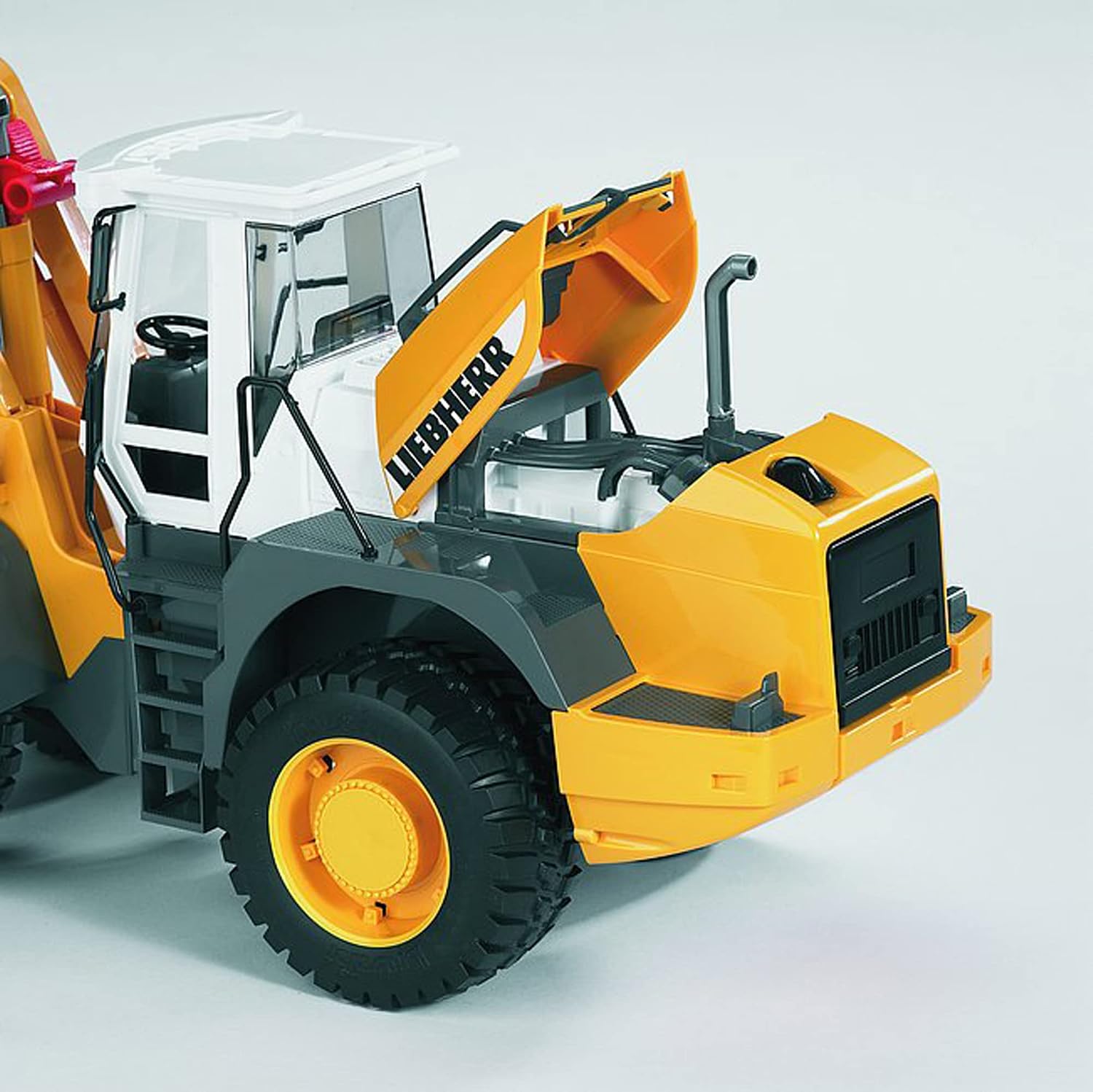 BRUDER Liebherr L574 — Chargeuse sur pneus articulée – Image 4