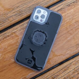 Alternative view of QUAD LOCK — Poncho Étanche pour iPhone 5/5s/SE
