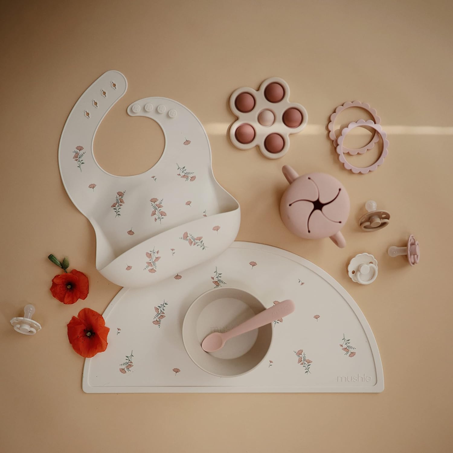 MUSHIE — Set de table en silicone antidérapant fleurs roses – Image 4