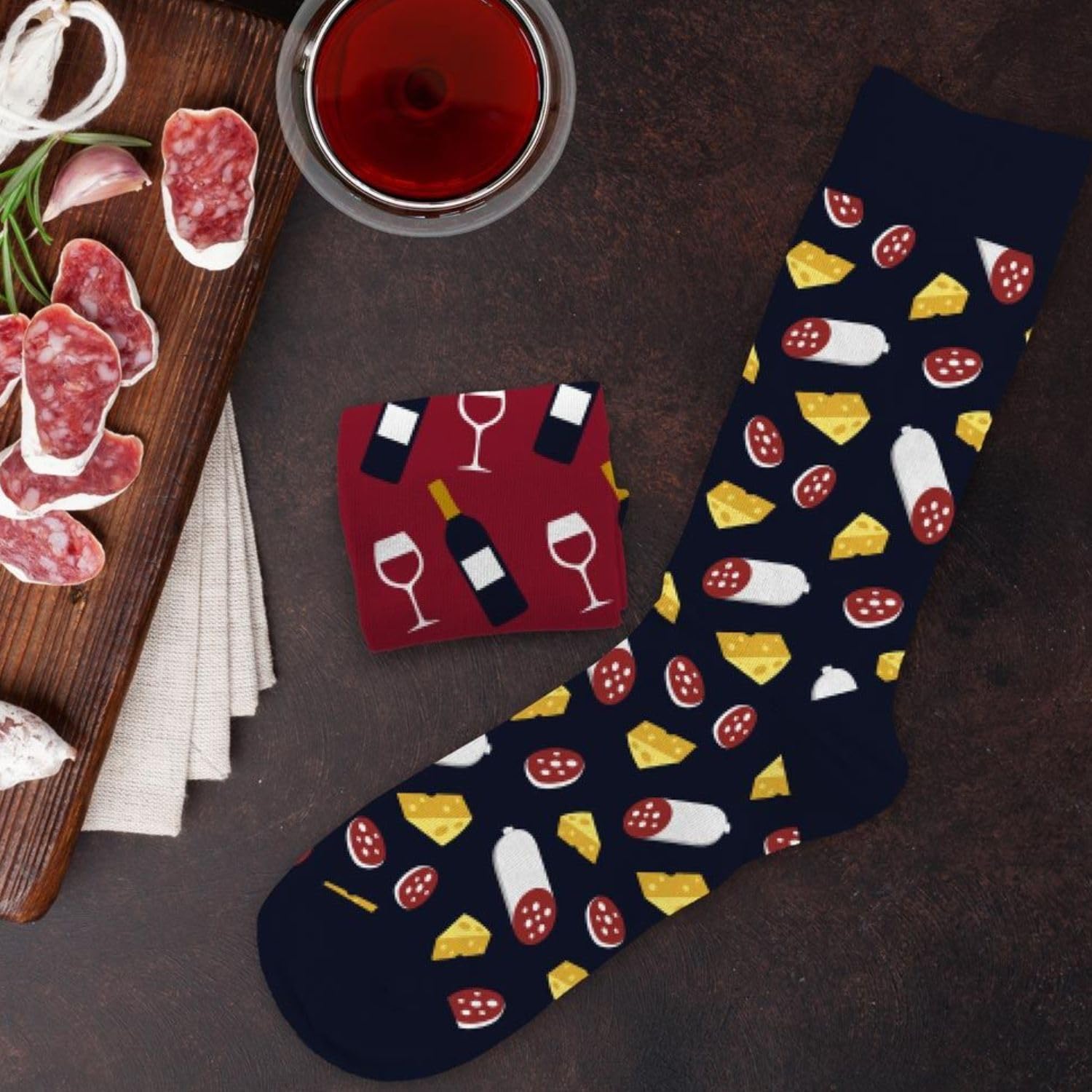 STC — Paire de Chaussettes Dépareillées Pinard Sauciflard – Image 2