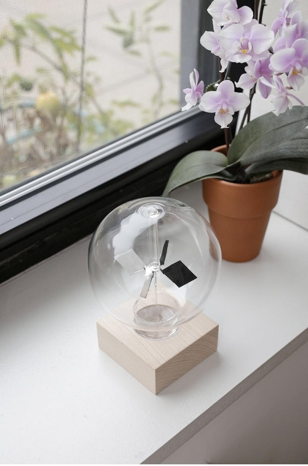 KIKKERLAND ST85 — Radiomètre Solaire en Hêtre et Verre – Image 4