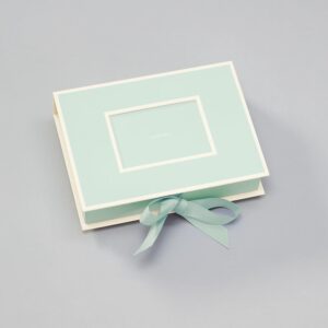 Semikolon 364073 Petite boîte à photos avec fenêtre - 20,7 x 15,3 x 4,7 cm - pour photos 13 x 18 cm - vert mousse pastel