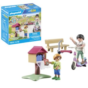 Playmobil 71511 Boîte à Livres avec Maman et Enfant, Mini bibliothèque - Gamme Tiny House fabriquée avec Plus de 80% de matériaux recyclés ou biosourcés en Moyenne - Univers myLife Dès 4 Ans