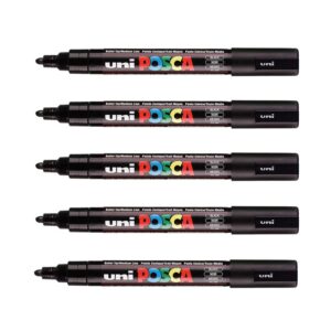 POSCA Mitsubishi Pencil - 5 Marqueurs Noirs PC5M - Pointe Conique Pointe Moyenne - Marqueur Peinture à Base d'Eau - Tout Support - Pour Papier, Textile, Verre, Galet, Bois, etc.