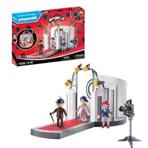 Playmobil 71335 Miraculous : Défilé de Mode à Paris - Miraculous - Comprend Marinette, Adrien et Nadja - Les Aventures de Ladybug et Chat Noir - Dès 4 Ans