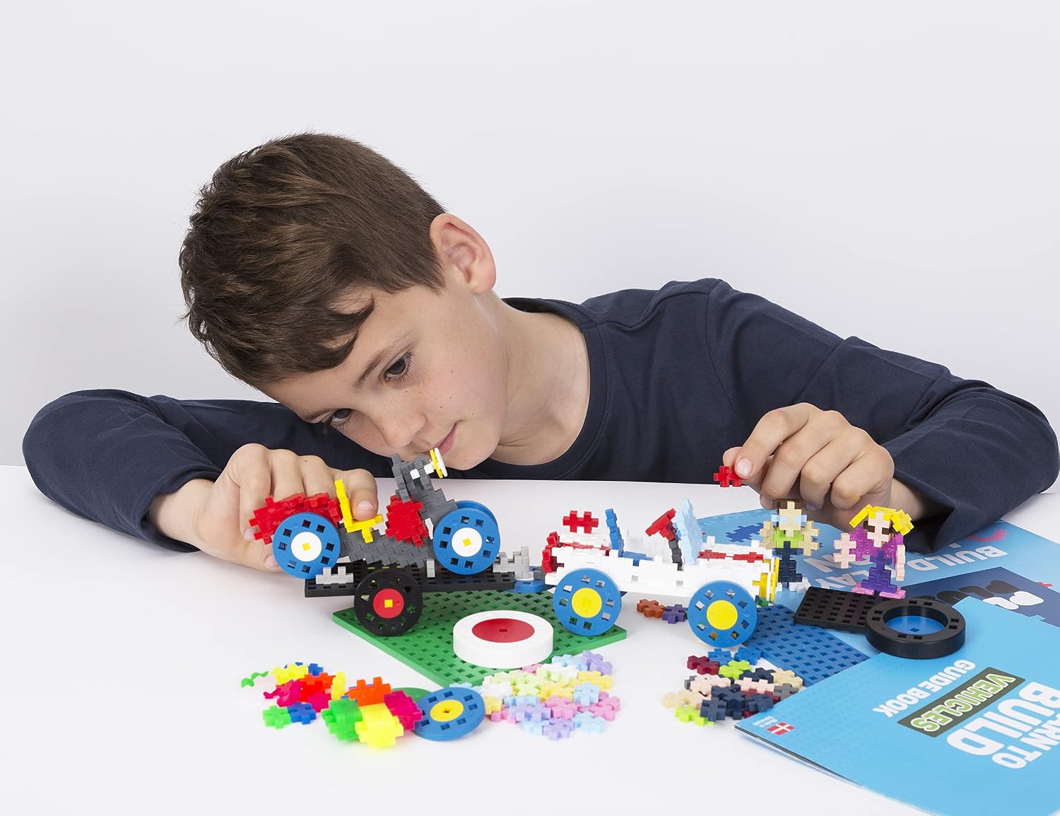 PLUS PLUS — Coffret jeu de construction 4000 pièces + roues – Image 2