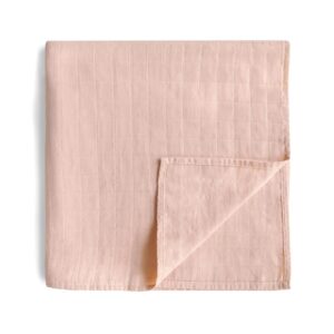 mushie Couverture D'emmaillotage en Mousseline pour Bébé | Naissance 0-3 Mois | Coton Organique | Gigoteuse pour Bébé | Prélavée | Couverture de Réception | Fabriquée au Danemark | Blush