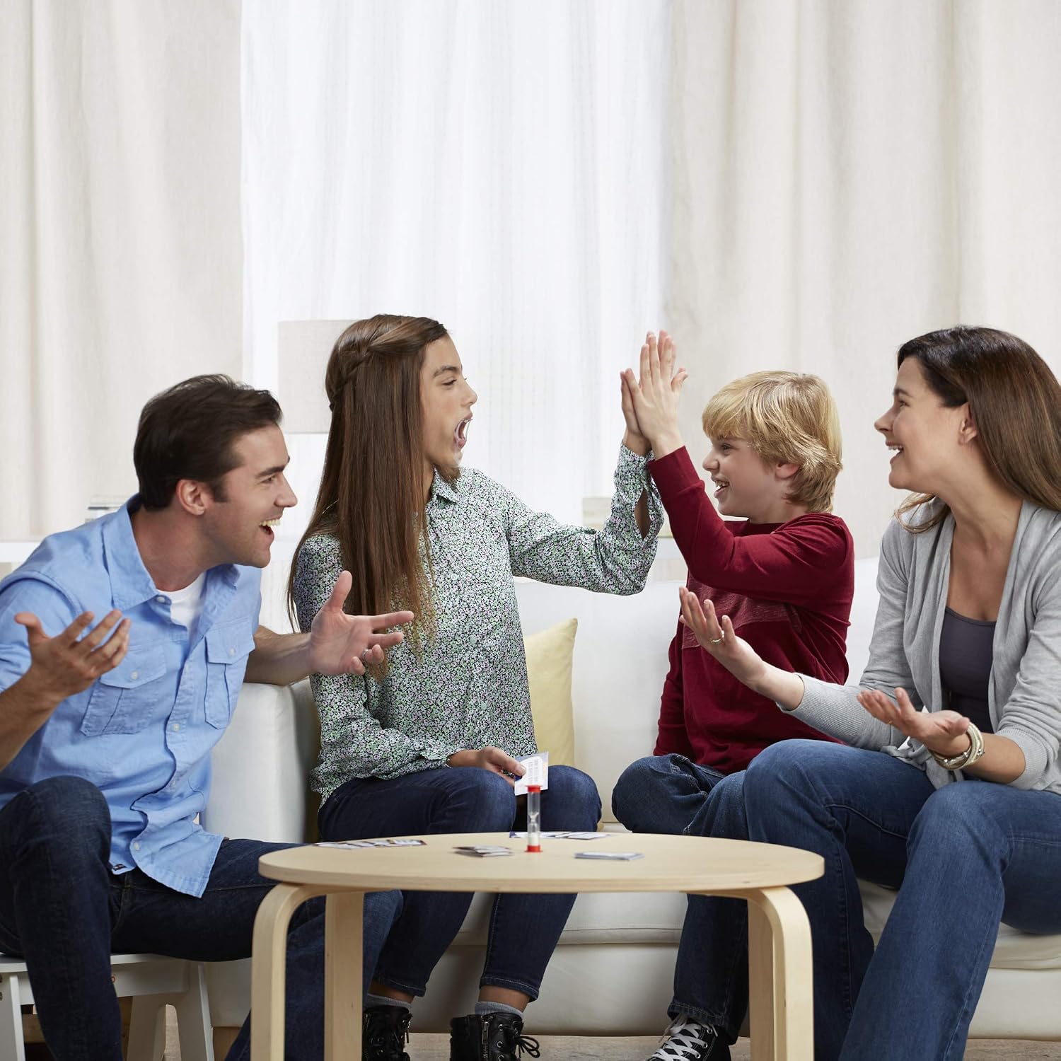 HASBRO Mâche-Mots Enfants Contre Parents — Jeu de Société – Image 3