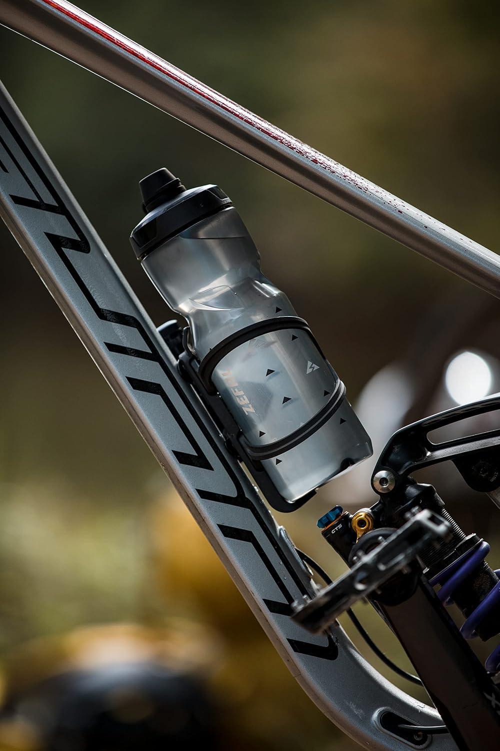 ZEFAL Sense Soft 65 No Mud — Bidon vélo 650ml Noir fumé – Image 4