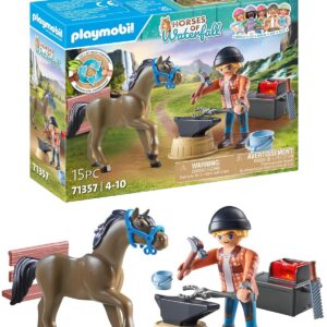 PLAYMOBIL 71357 Maréchal-ferrant - Horses of Waterfall - Avec le personnage de Ben, une forge lumineuse et un cheval.Fabriqué avec plus de 80% de matériaux recyclés ou biosourcés en moyenne. Dès 5 ans
