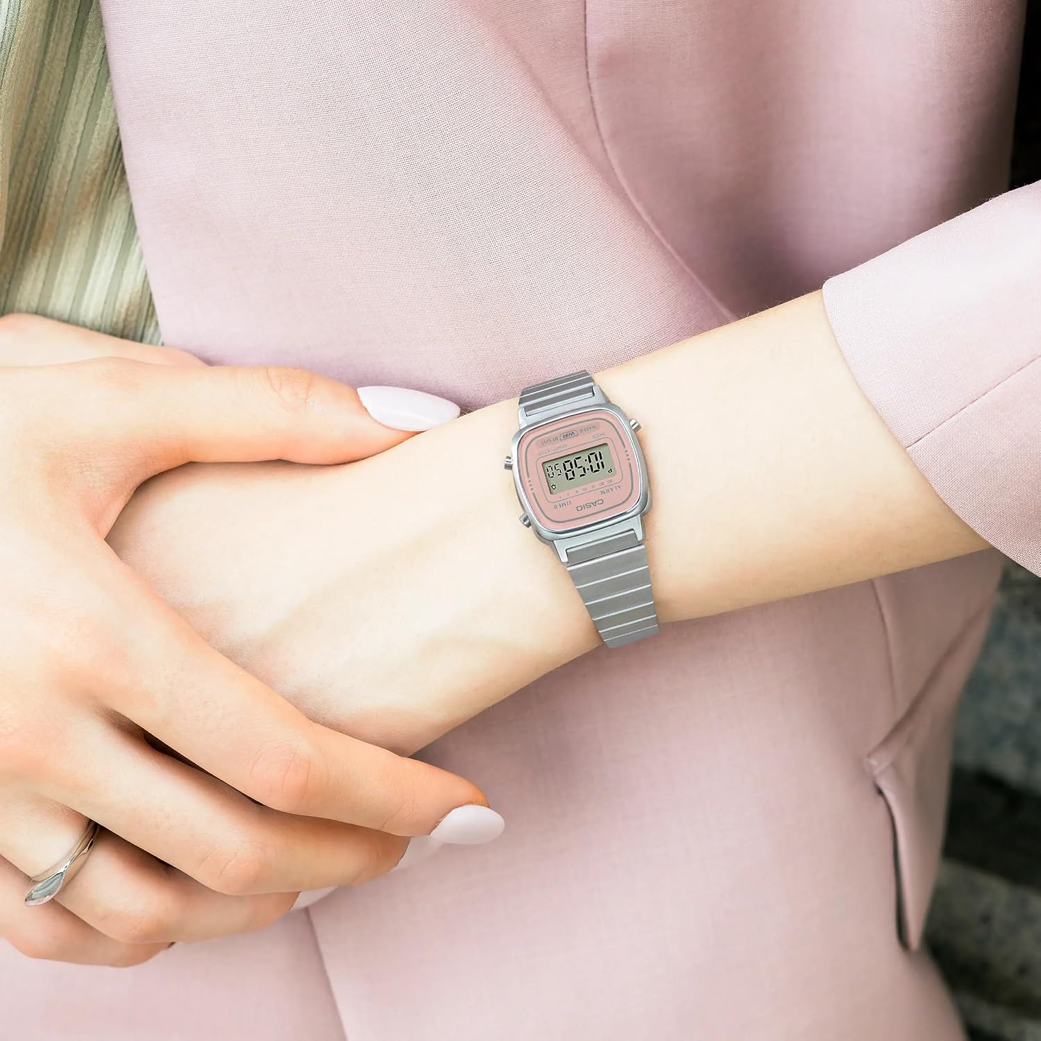 CASIO LA670WEA-8AEF — Montre Numérique Femme Acier inoxydable – Image 5