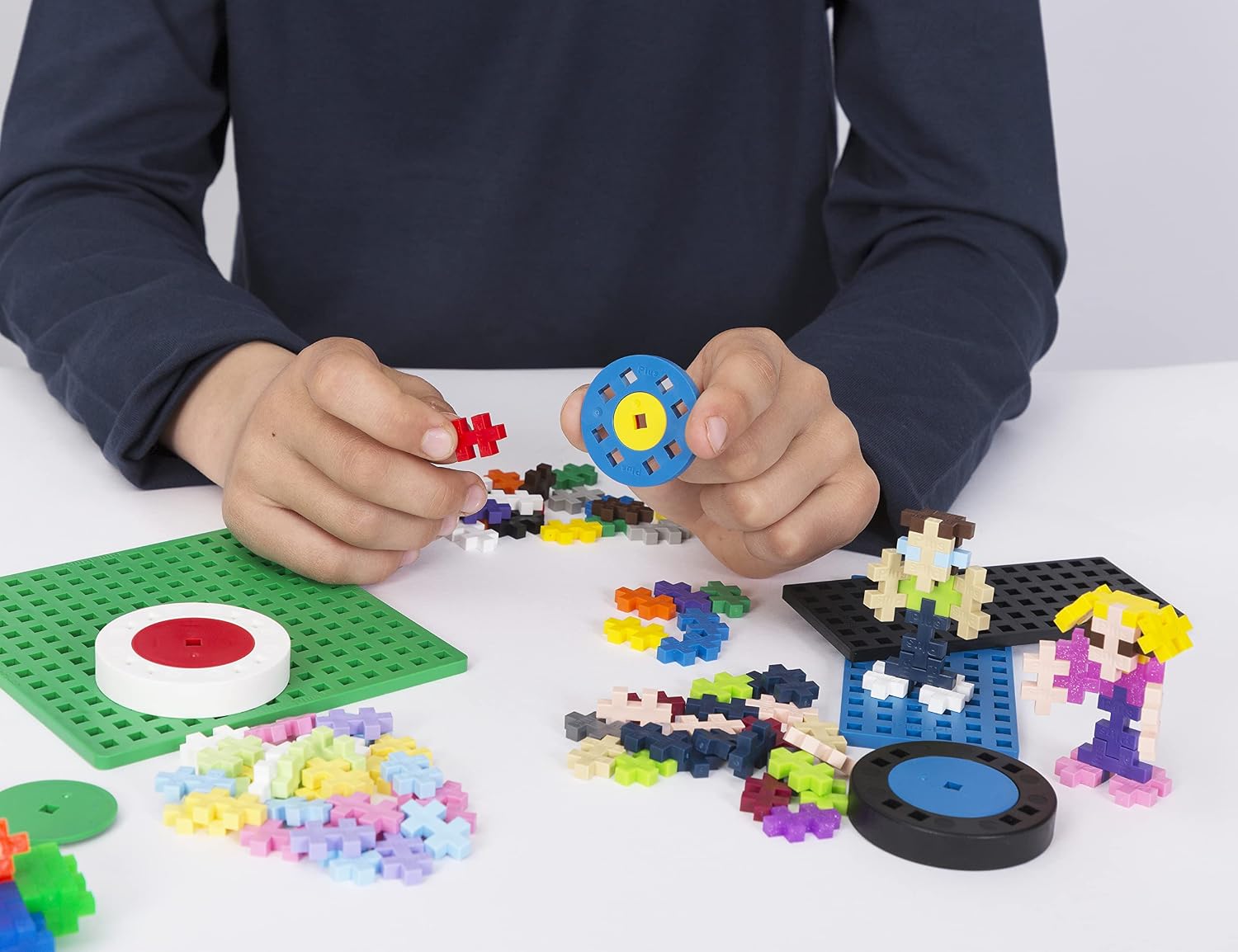 PLUS PLUS — Coffret jeu de construction 4000 pièces + roues – Image 3