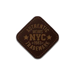 AUTHENTIC WEARS NYC — Écusson thermocollant cuir 3 x 3 cm