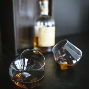 Alternative view of GENTLEMEN'S HARDWARE — Verres à whisky à bascule lot de 2