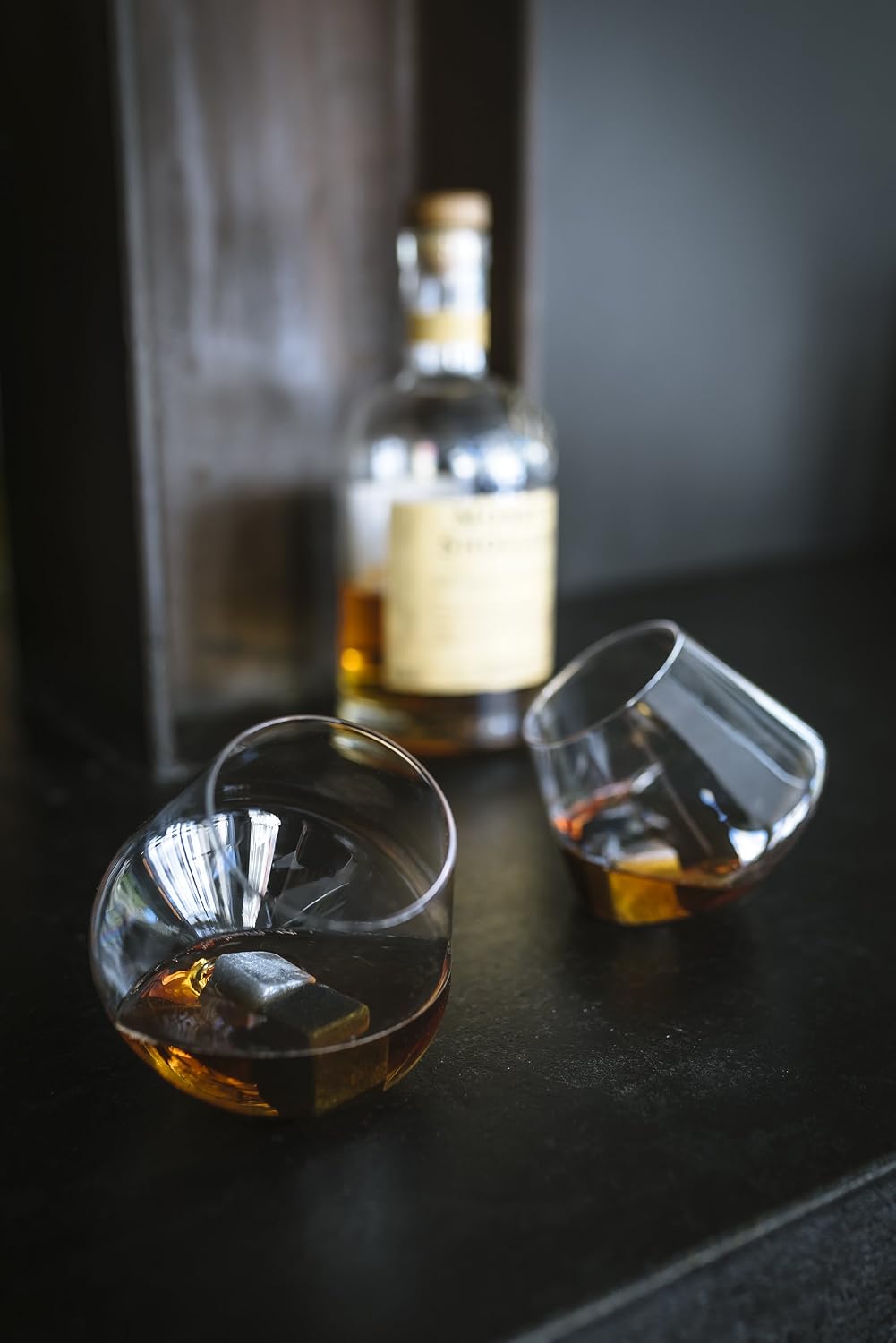 GENTLEMEN'S HARDWARE — Verres à whisky à bascule lot de 2 – Image 2