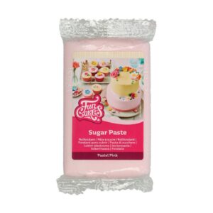 FunCakes Pâte à Sucre Pastel Pink: Facile à utiliser, lisse, flexible, douce et pliable, parfaite pour la décoration de gâteaux, Halal, casher et sans gluten. 250 g, 20 cm