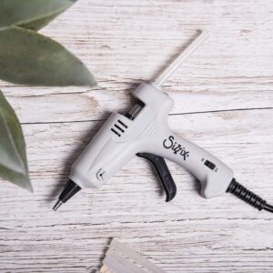 Alternative view of Sizzix 662301 Accessoire-Porte Pistolet à Colle Version Royaume-Uni avec Adaptateur UE, Plastique, Blanc, 20,8 x 13,9 x 5 cm