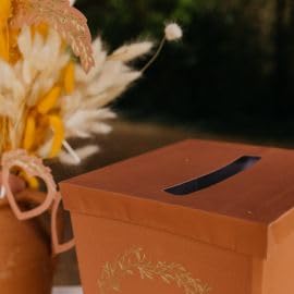 ARTIFETES — Urne terracotta avec couronne or – Image 7